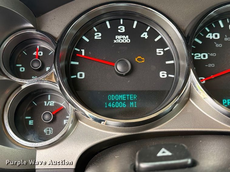 image for item EX1007 2010 GMC Sierra 2500HD Ext. Cab pickup truck