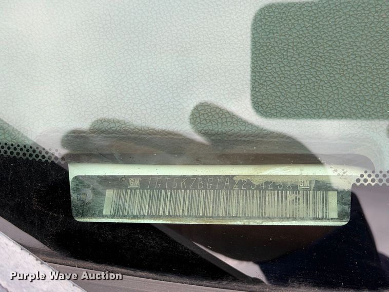 image for item EX1007 2010 GMC Sierra 2500HD Ext. Cab pickup truck