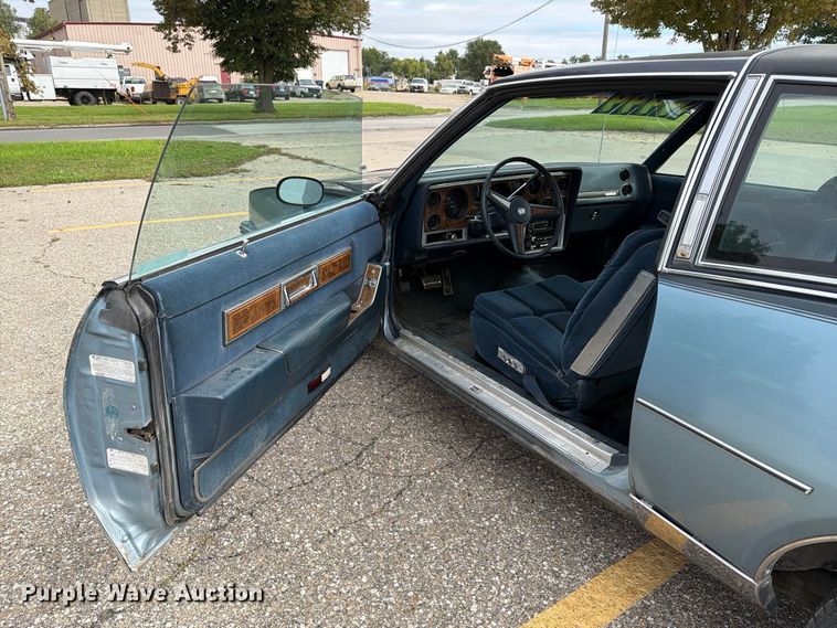 image for item EX1009 1987 Pontiac Grand Prix Brougham