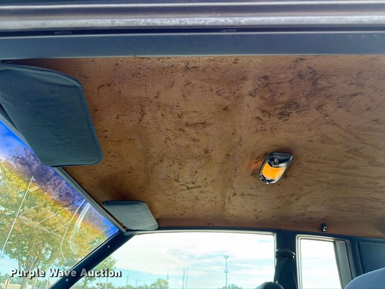 image for item EX1009 1987 Pontiac Grand Prix Brougham