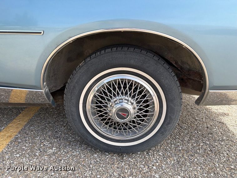 image for item EX1009 1987 Pontiac Grand Prix Brougham