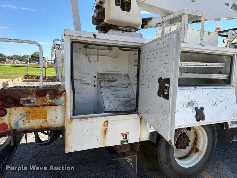 image for item EX1010 2015 Freightliner M2 bucket truck