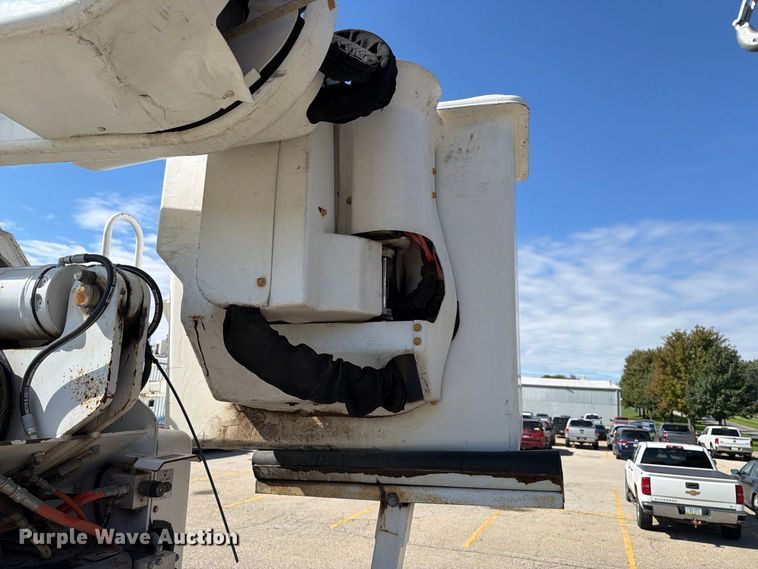 image for item EX1010 2015 Freightliner M2 bucket truck
