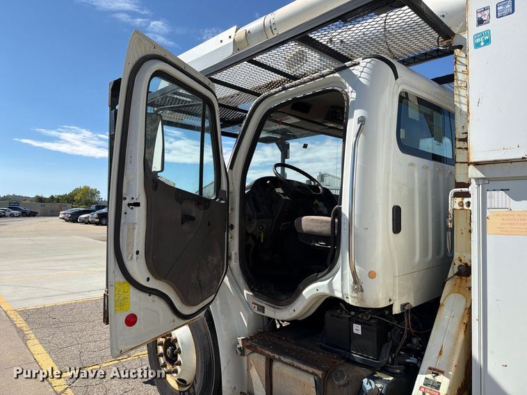 image for item EX1010 2015 Freightliner M2 bucket truck