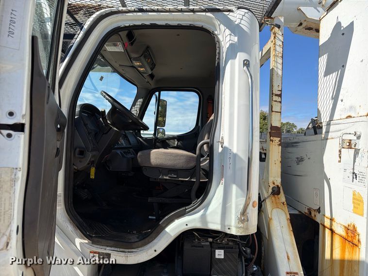 image for item EX1010 2015 Freightliner M2 bucket truck