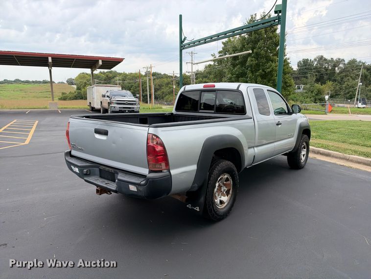 image for item EX2320 2007 Toyota Tacoma Ext. Cab pickup truck