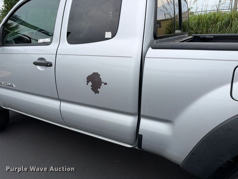 image for item EX2320 2007 Toyota Tacoma Ext. Cab pickup truck