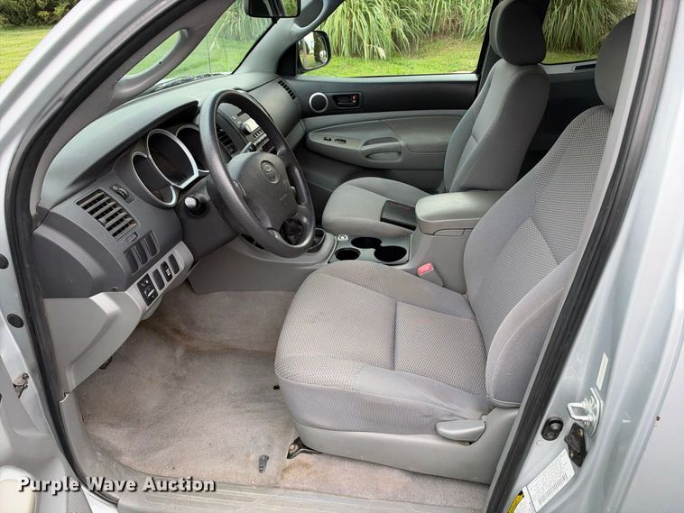 image for item EX2320 2007 Toyota Tacoma Ext. Cab pickup truck