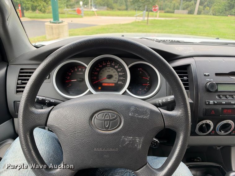 image for item EX2320 2007 Toyota Tacoma Ext. Cab pickup truck