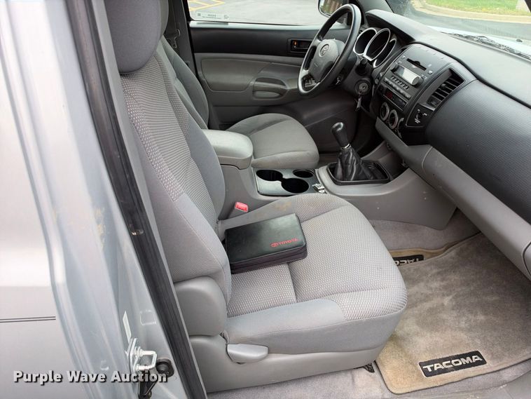 image for item EX2320 2007 Toyota Tacoma Ext. Cab pickup truck