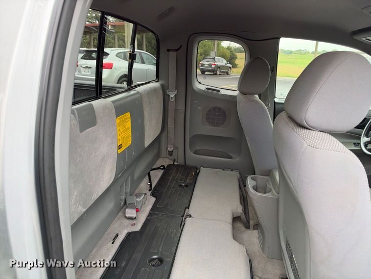 image for item EX2320 2007 Toyota Tacoma Ext. Cab pickup truck