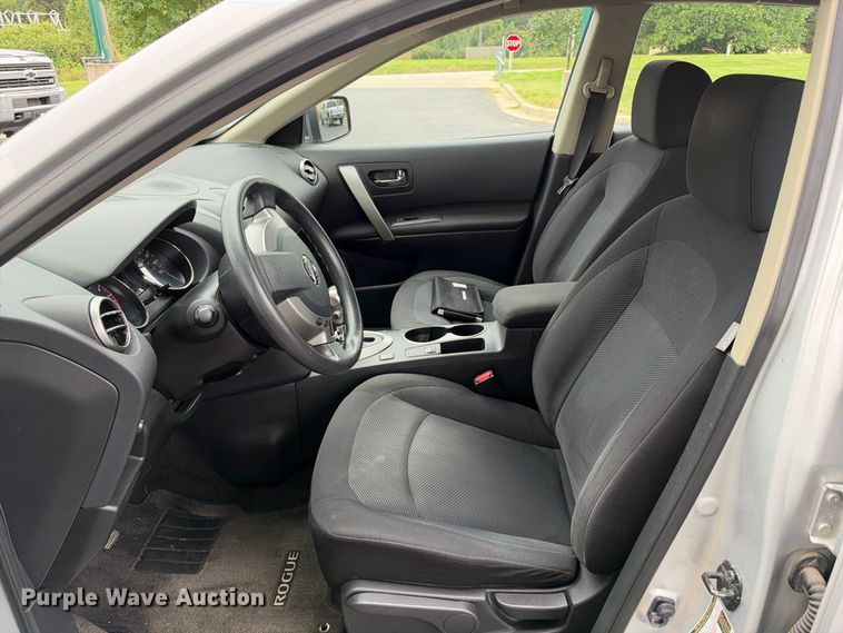 image for item EX2321 2013 Nissan Rogue SUV