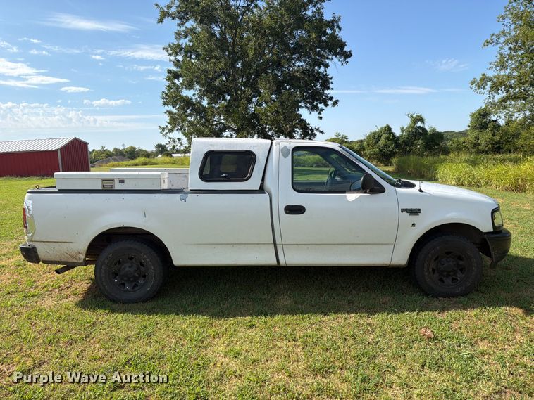 image for item EX4134 1998 Ford F-250 pickup truck