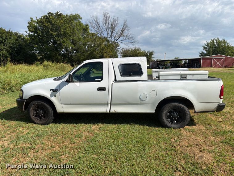 image for item EX4134 1998 Ford F-250 pickup truck
