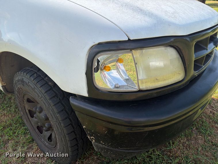 image for item EX4134 1998 Ford F-250 pickup truck