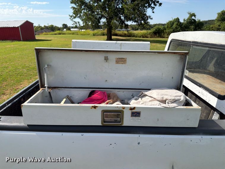 image for item EX4134 1998 Ford F-250 pickup truck