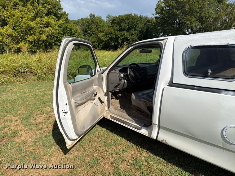 image for item EX4134 1998 Ford F-250 pickup truck