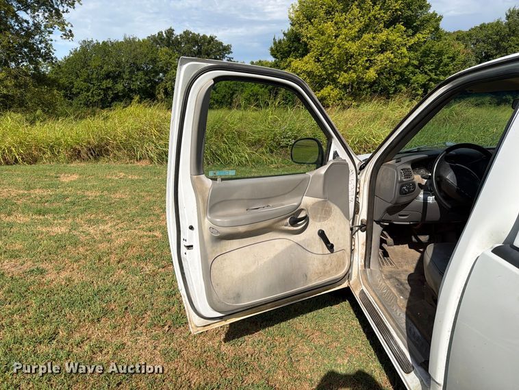 image for item EX4134 1998 Ford F-250 pickup truck