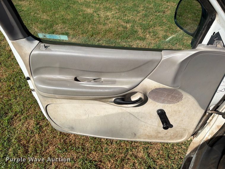 image for item EX4134 1998 Ford F-250 pickup truck