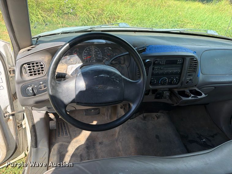 image for item EX4134 1998 Ford F-250 pickup truck