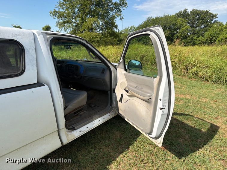 image for item EX4134 1998 Ford F-250 pickup truck