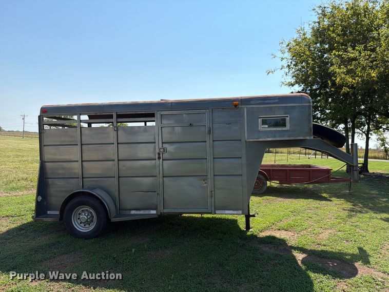 image for item EX4289 Livestock trailer