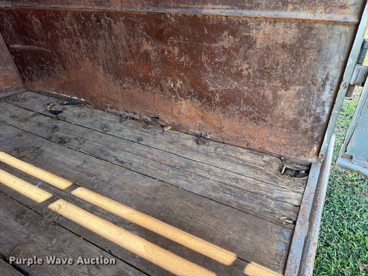 image for item EX4289 Livestock trailer