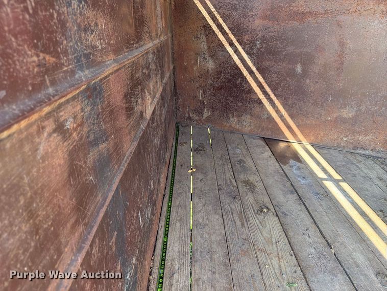 image for item EX4289 Livestock trailer