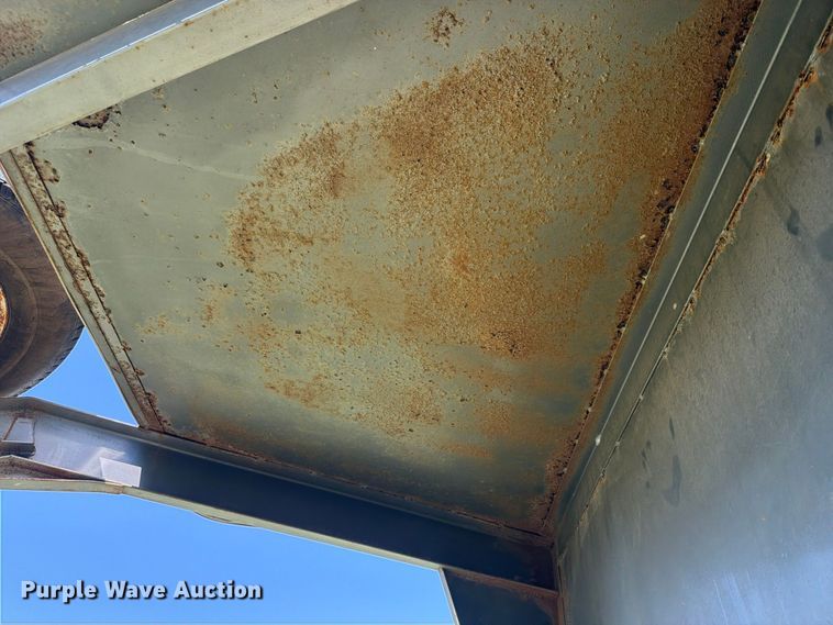 image for item EX4289 Livestock trailer