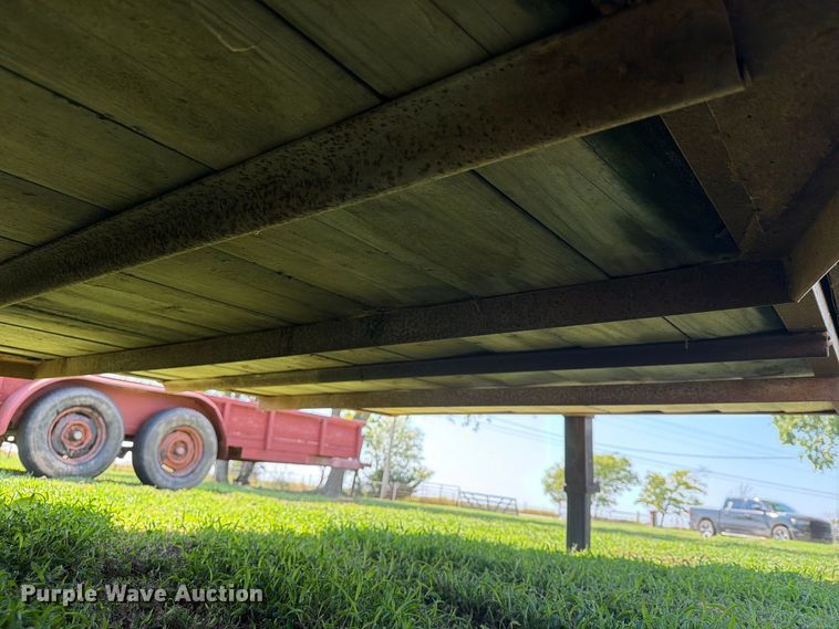 image for item EX4289 Livestock trailer