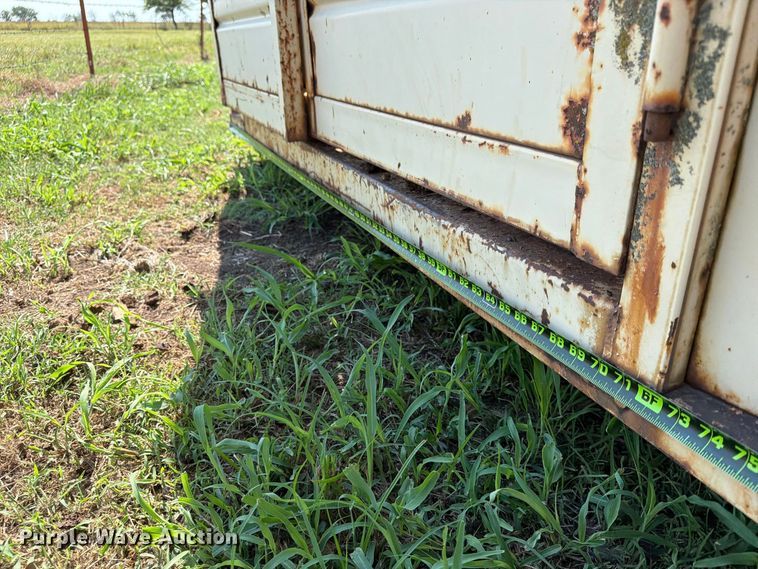 image for item EX4290 1993 Trailer Manufacturers  livestock trailer