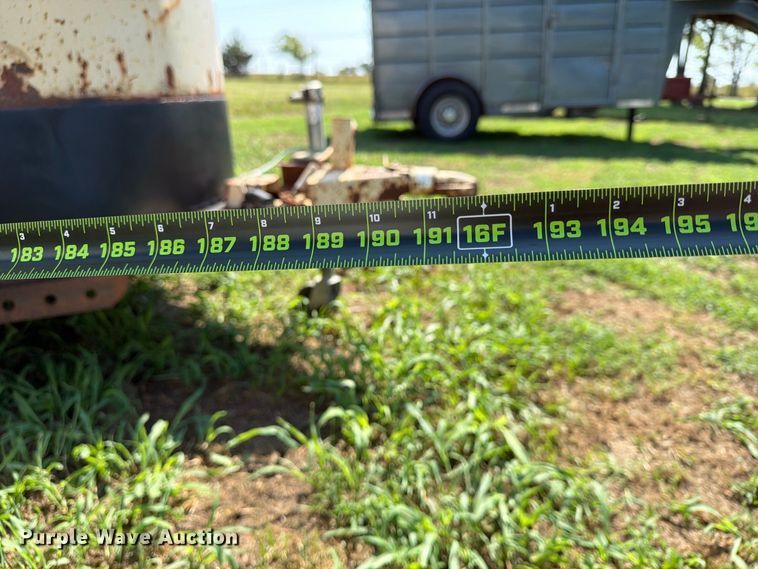 image for item EX4290 1993 Trailer Manufacturers  livestock trailer