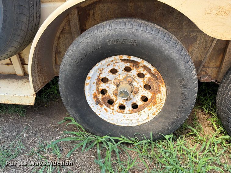 image for item EX4290 1993 Trailer Manufacturers  livestock trailer