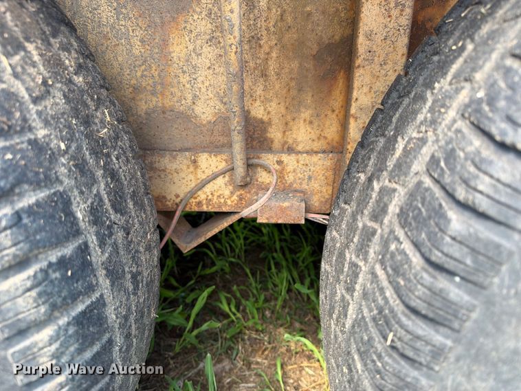 image for item EX4290 1993 Trailer Manufacturers  livestock trailer