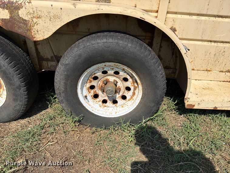 image for item EX4290 1993 Trailer Manufacturers  livestock trailer