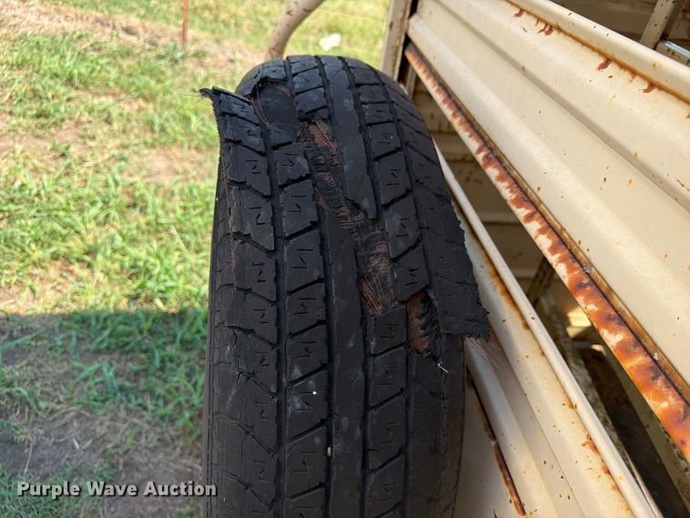 image for item EX4290 1993 Trailer Manufacturers  livestock trailer