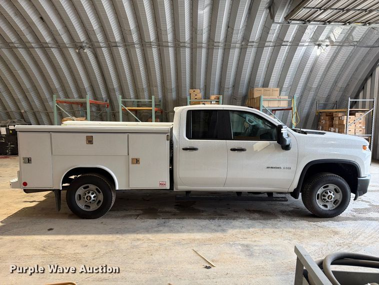 image for item EX4604 2022 Chevrolet Silverado 2500HD Ext. Cab utility bed pickup truck