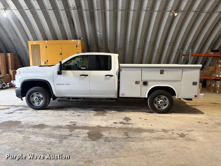 image for item EX4604 2022 Chevrolet Silverado 2500HD Ext. Cab utility bed pickup truck