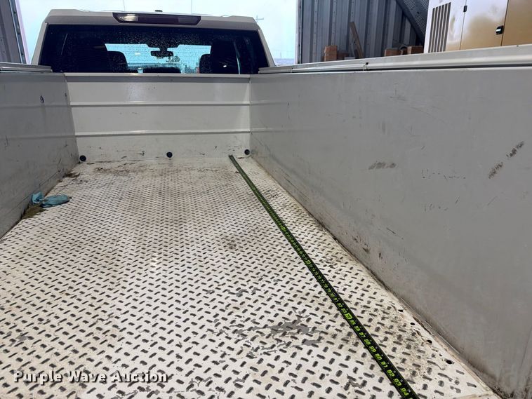 image for item EX4604 2022 Chevrolet Silverado 2500HD Ext. Cab utility bed pickup truck