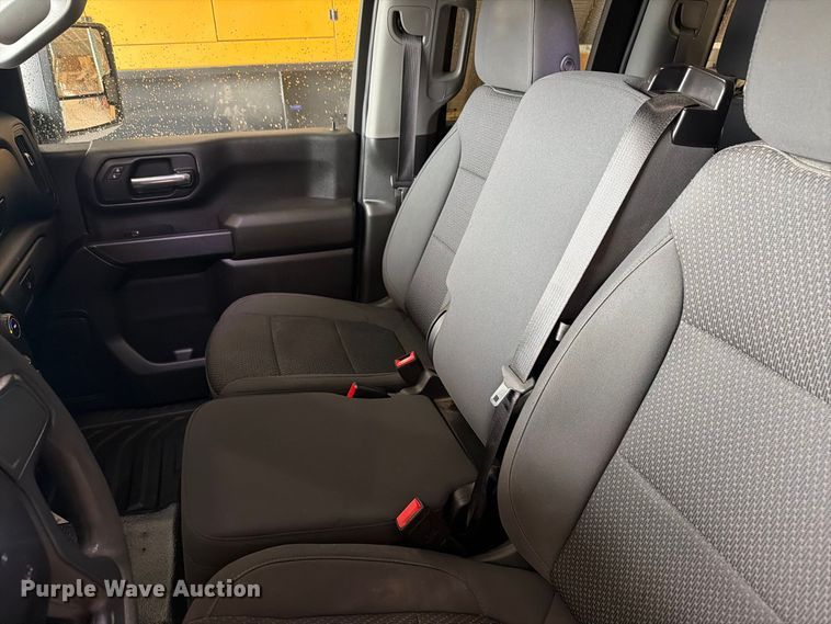 image for item EX4604 2022 Chevrolet Silverado 2500HD Ext. Cab utility bed pickup truck