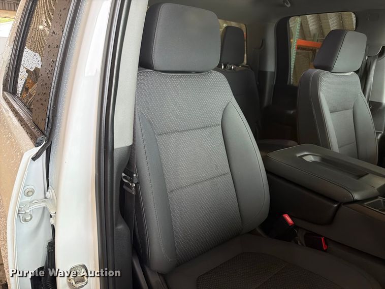 image for item EX4604 2022 Chevrolet Silverado 2500HD Ext. Cab utility bed pickup truck