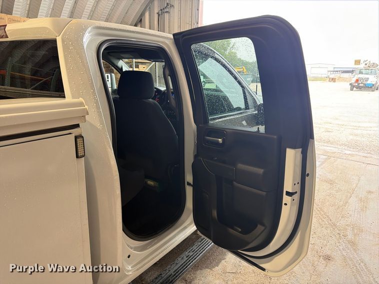 image for item EX4604 2022 Chevrolet Silverado 2500HD Ext. Cab utility bed pickup truck