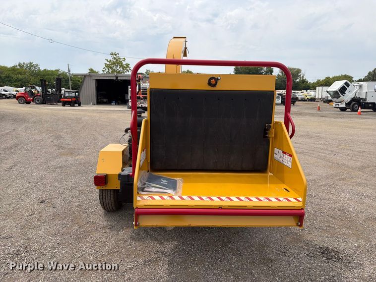 image for item FB5023 2022 Vermeer BC900XL wood chipper