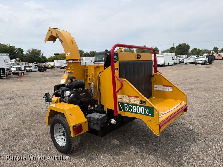 image for item FB5023 2022 Vermeer BC900XL wood chipper