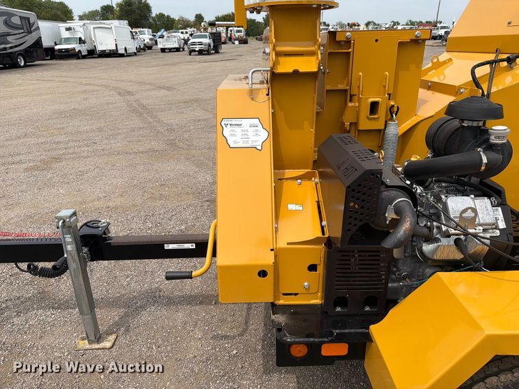 image for item FB5023 2022 Vermeer BC900XL wood chipper