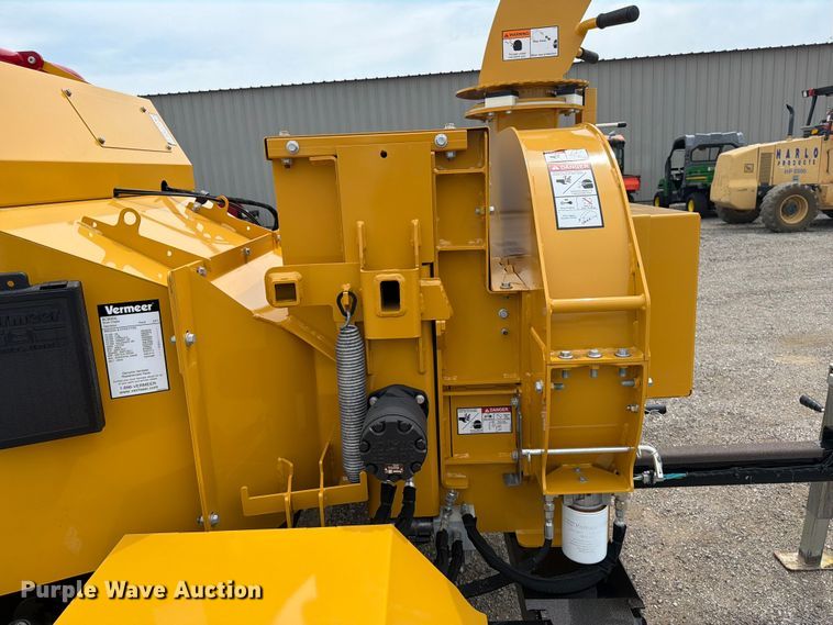 image for item FB5023 2022 Vermeer BC900XL wood chipper