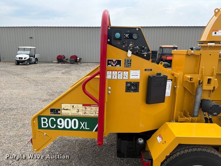 image for item FB5023 2022 Vermeer BC900XL wood chipper