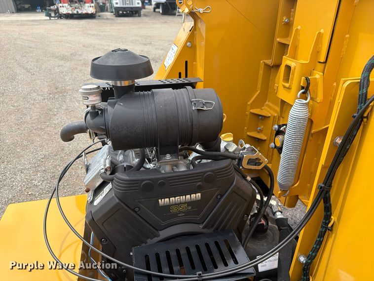 image for item FB5023 2022 Vermeer BC900XL wood chipper