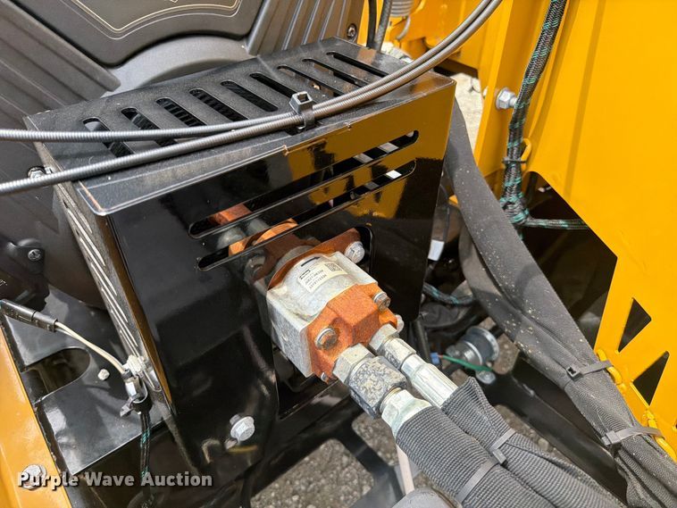 image for item FB5023 2022 Vermeer BC900XL wood chipper