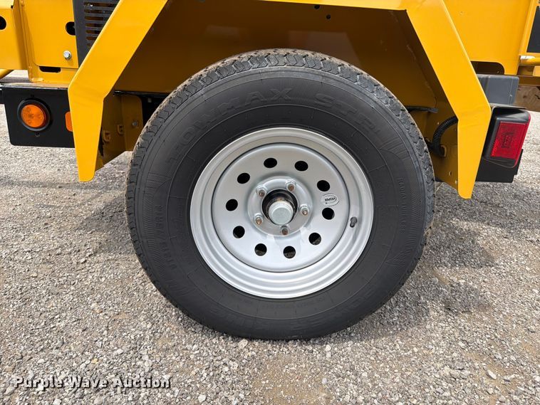 image for item FB5023 2022 Vermeer BC900XL wood chipper